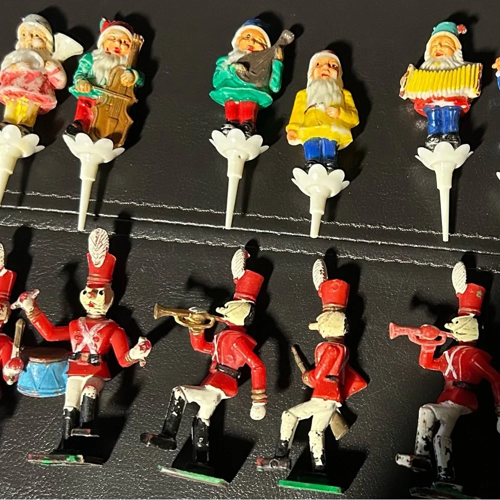 15 Assorted Vintage Style Toy Soldiers and Character Cake Toppers Disney